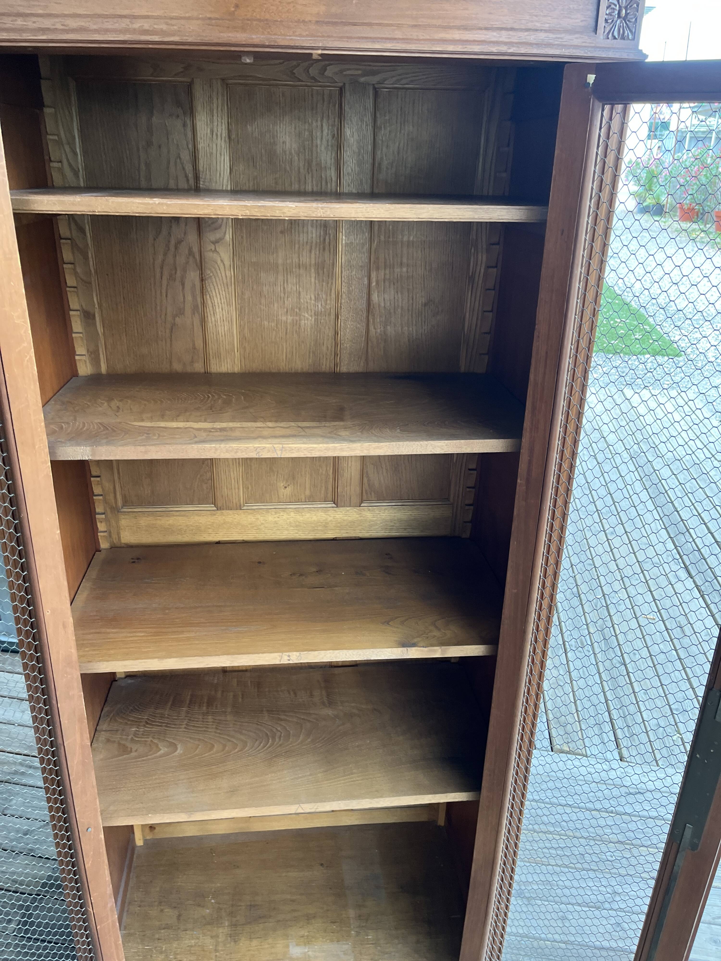 Armoire bibliothèque grllagee