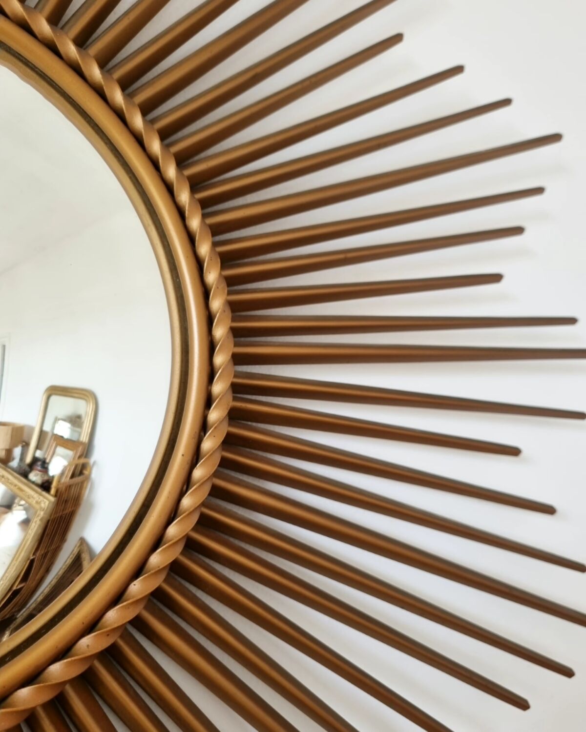 Chaty Vallauris sun mirror