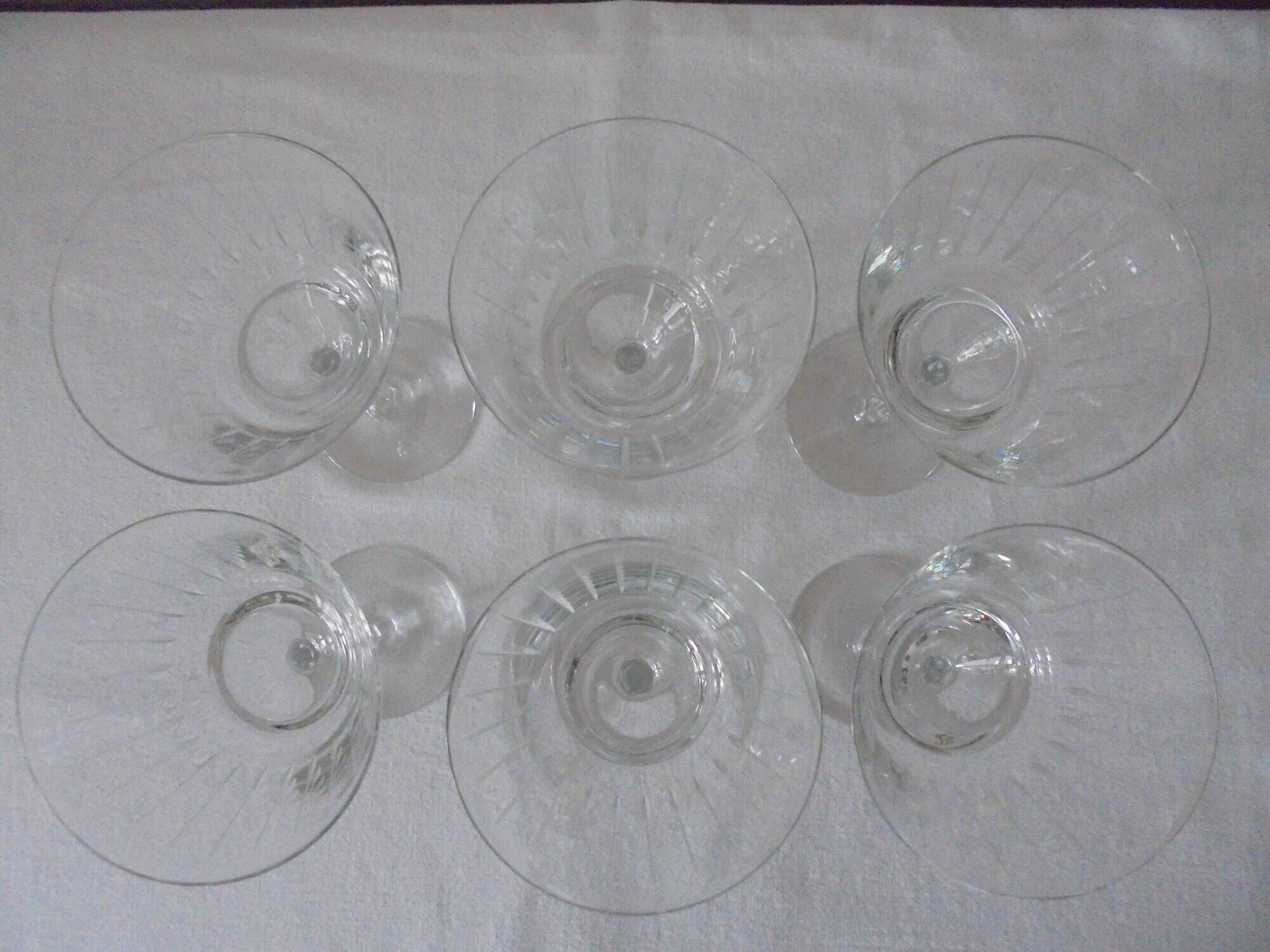 Lot B 6 glasses of chiseled crystal wine Height 15.5 cm Diameter edge sup. 8 cm