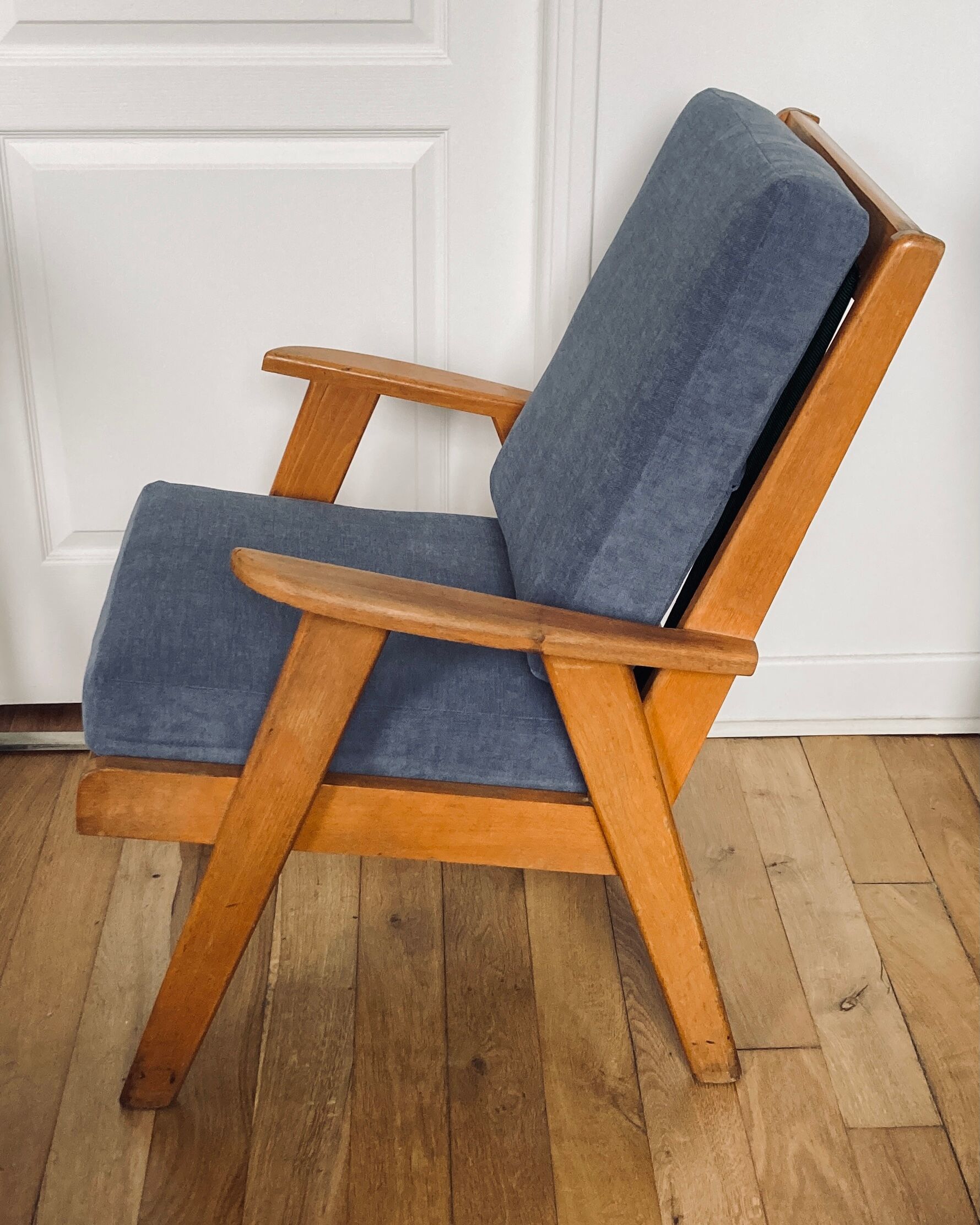 Scandinavian armchair 70