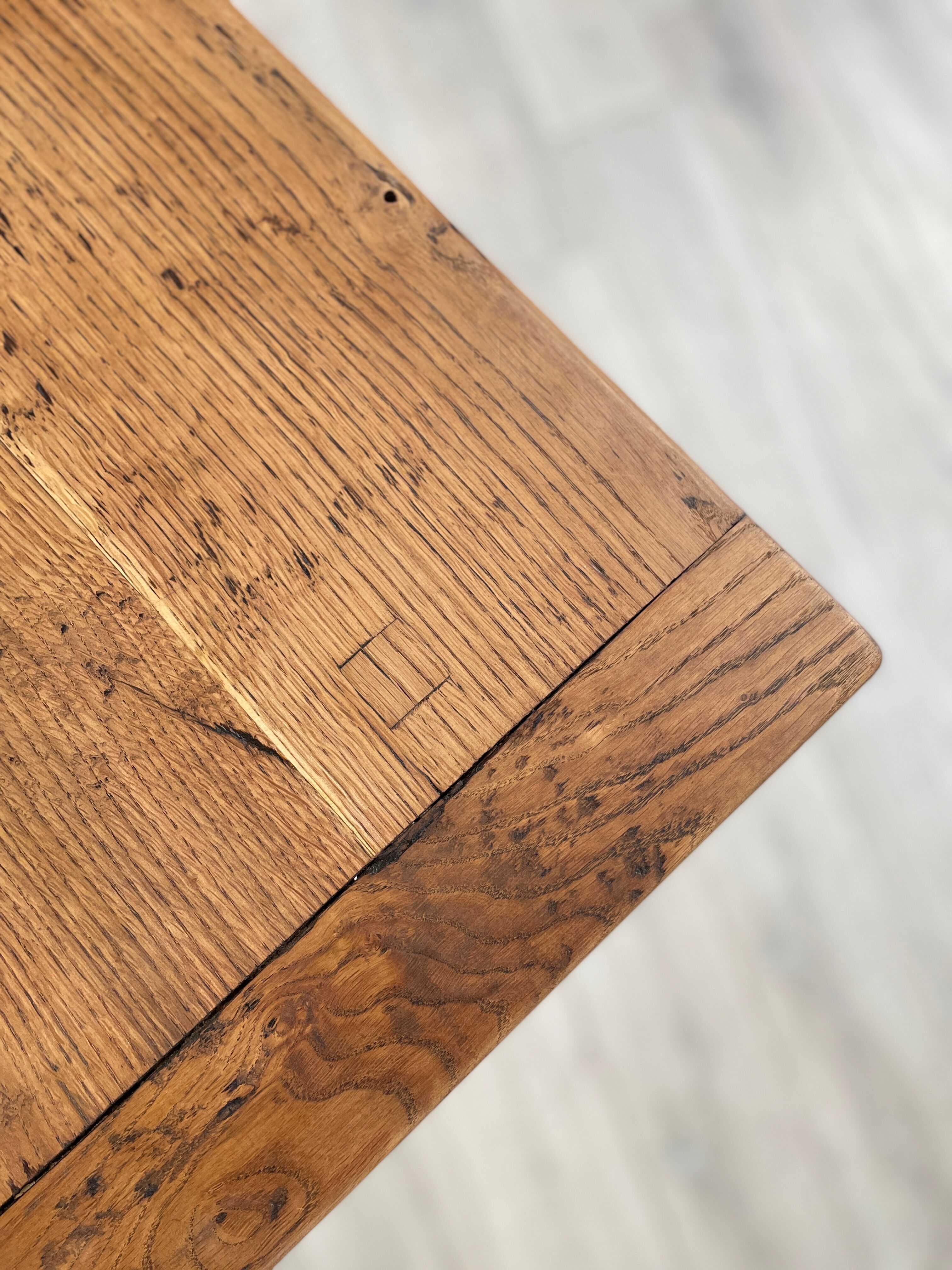 Industrial row in metal and oak.