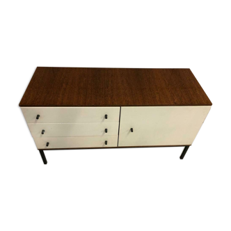 Convenient mid century vintage row