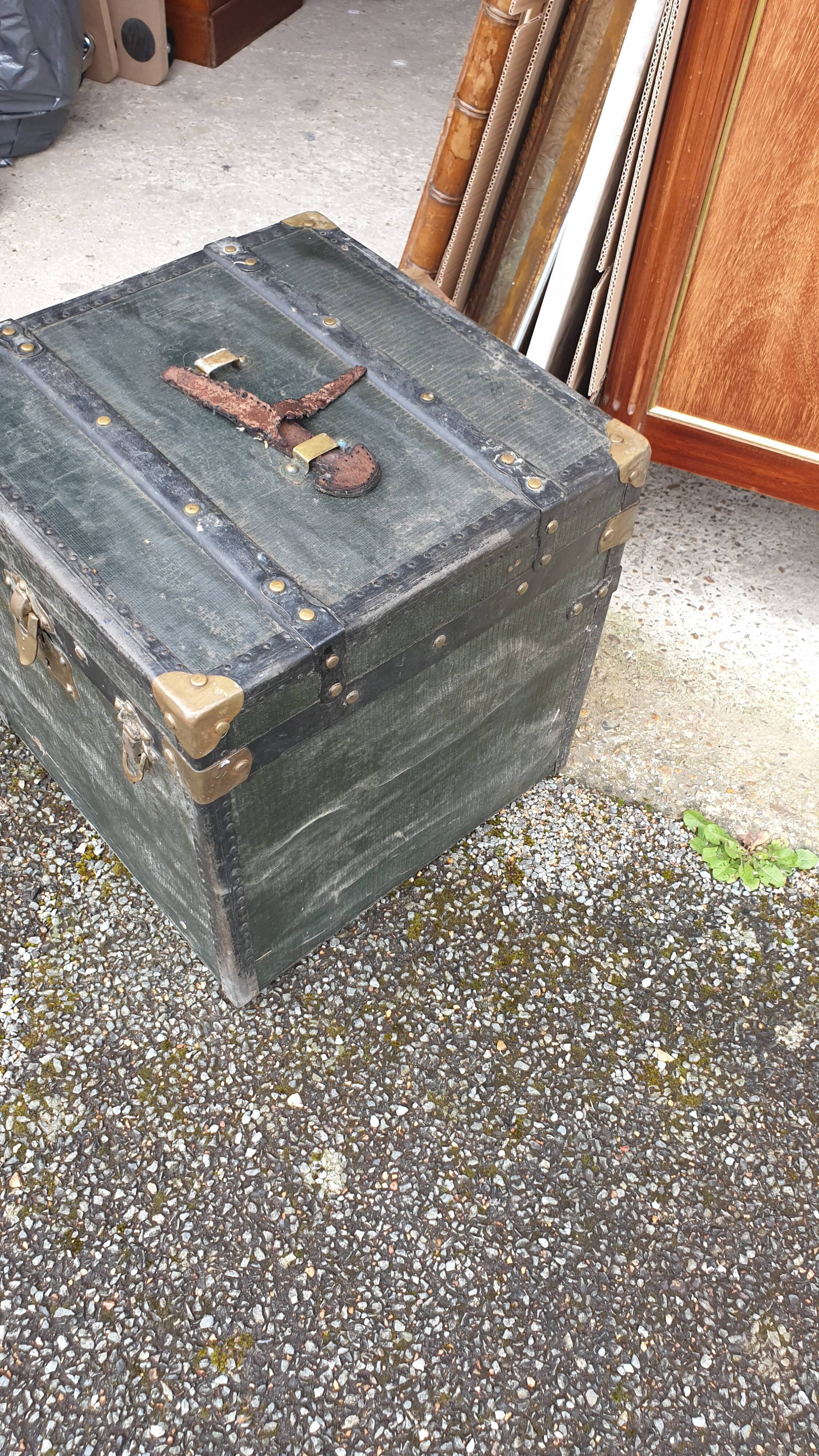 Hat trunk early twentieth century