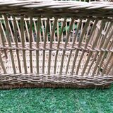 Old wicker laundry basket (61 cm)
