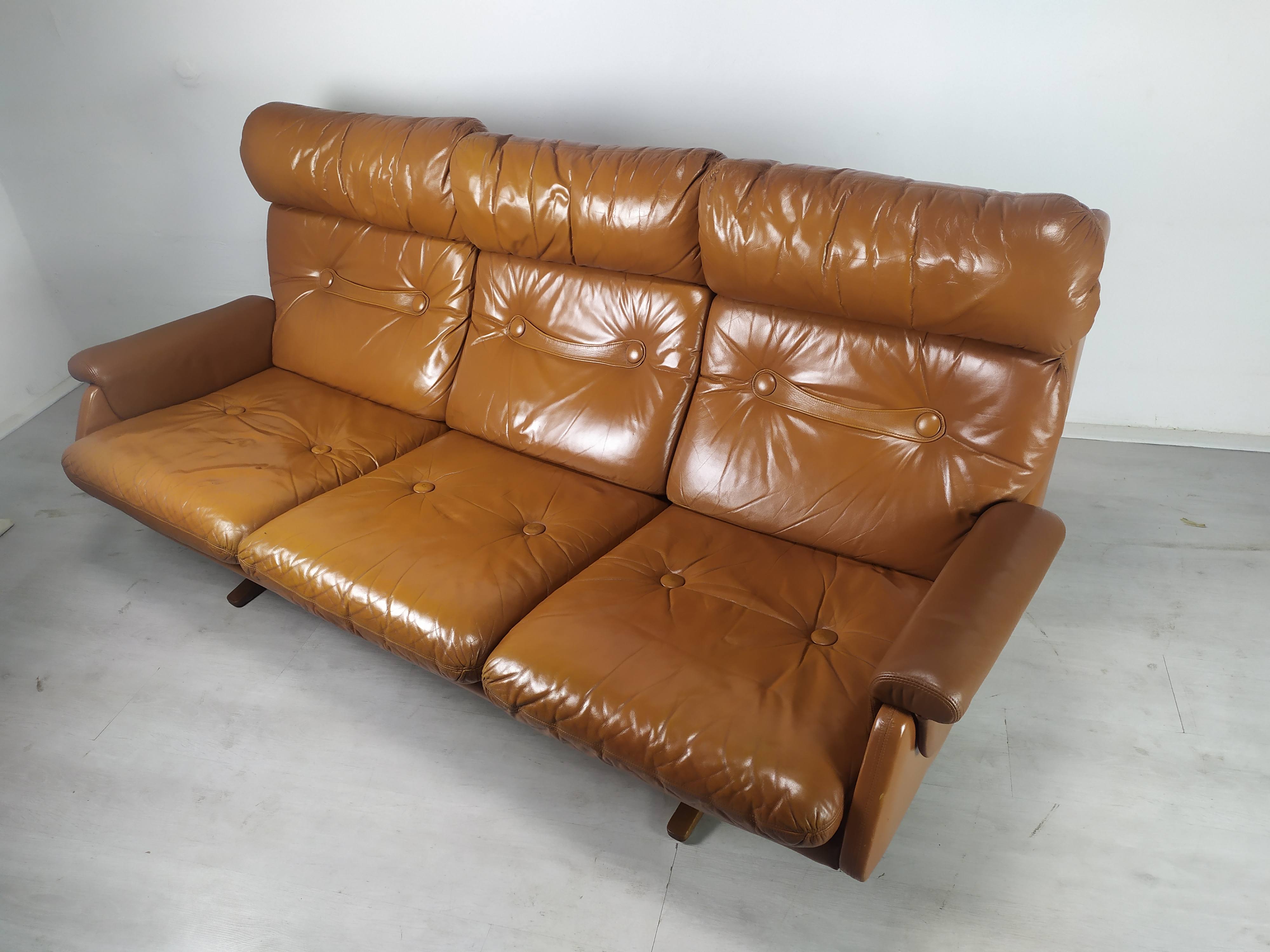Scandinavian fawn leather sofa
