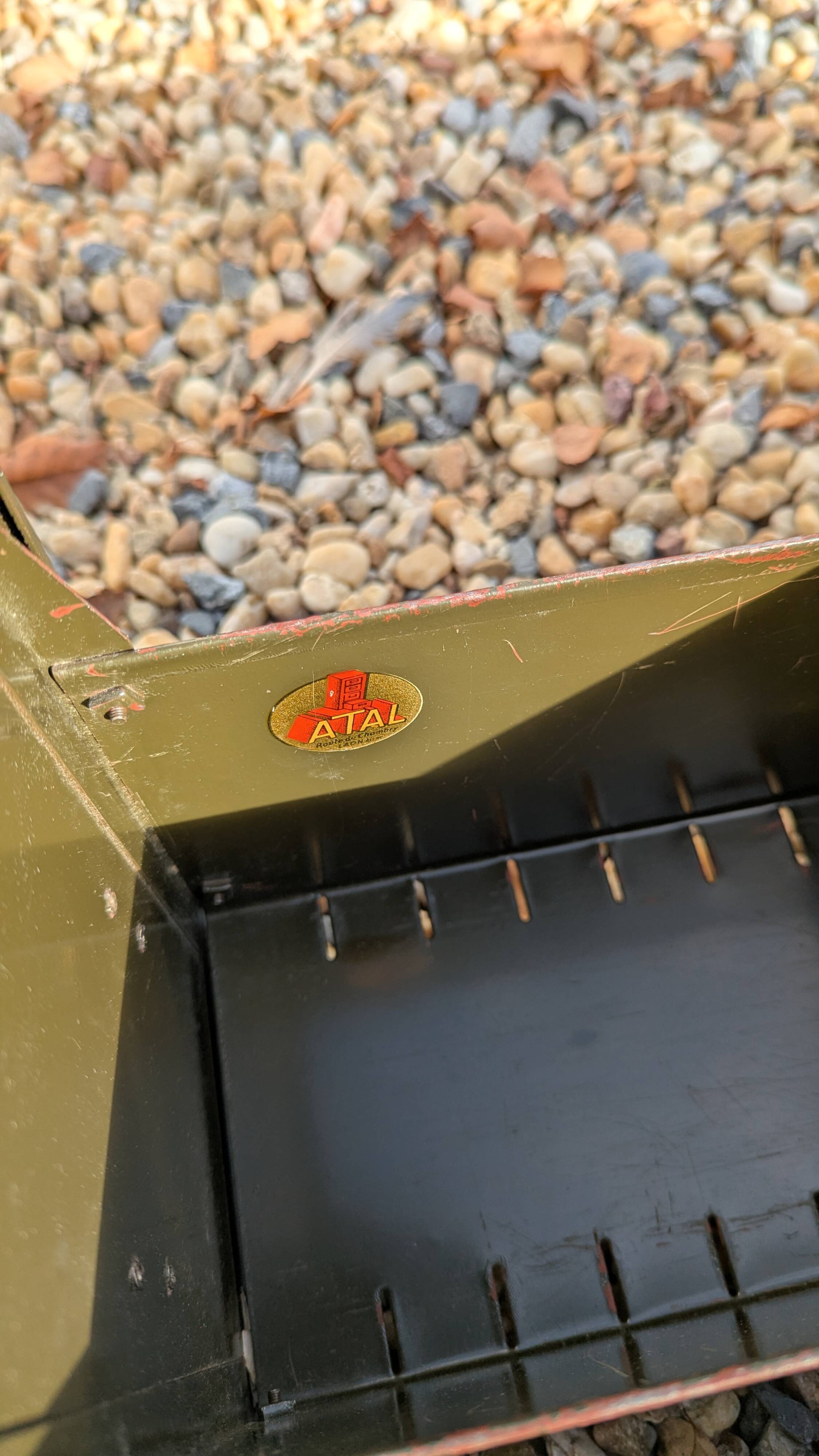 Small industrial storage unit