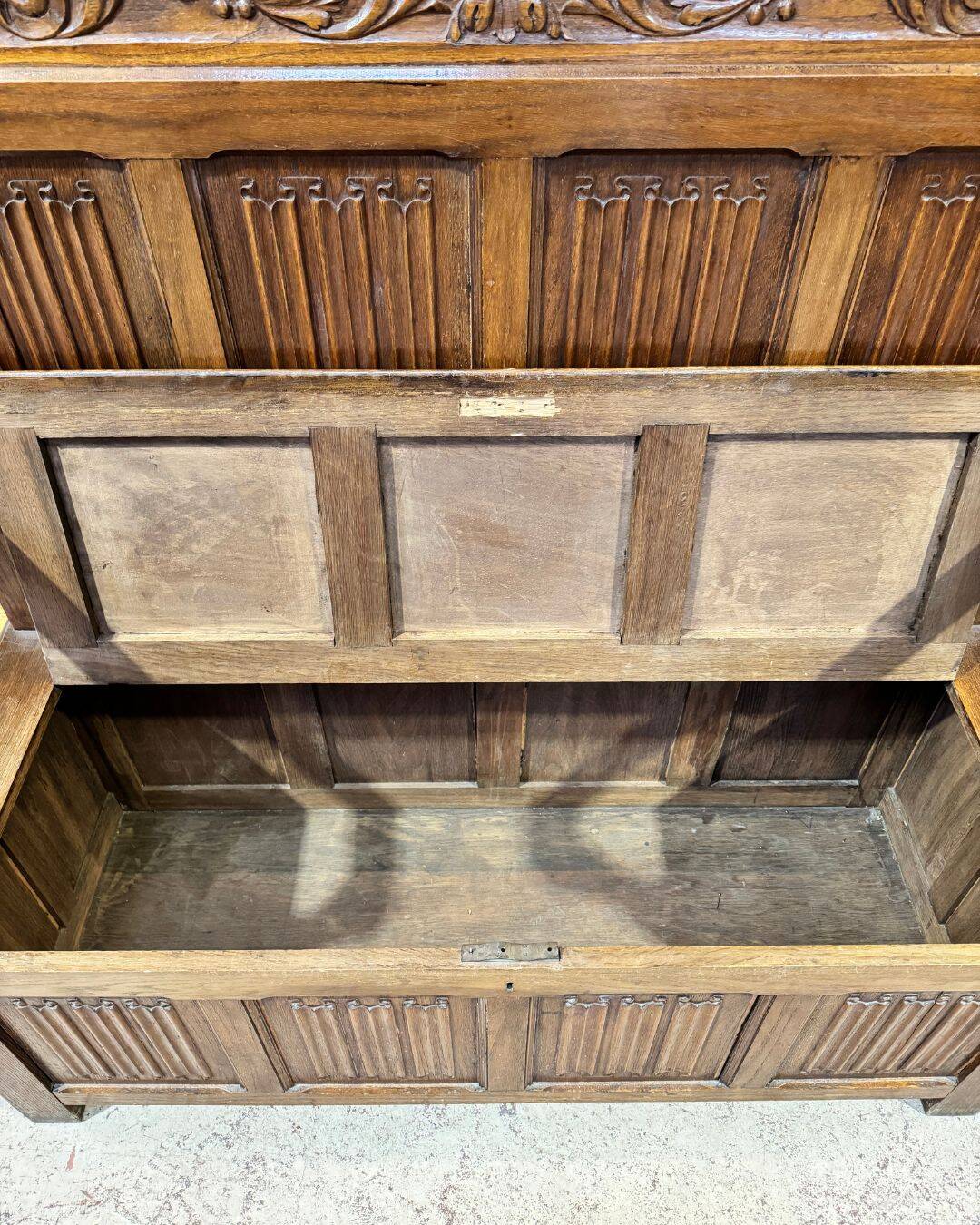 Antique walnut safe - Early 20th century