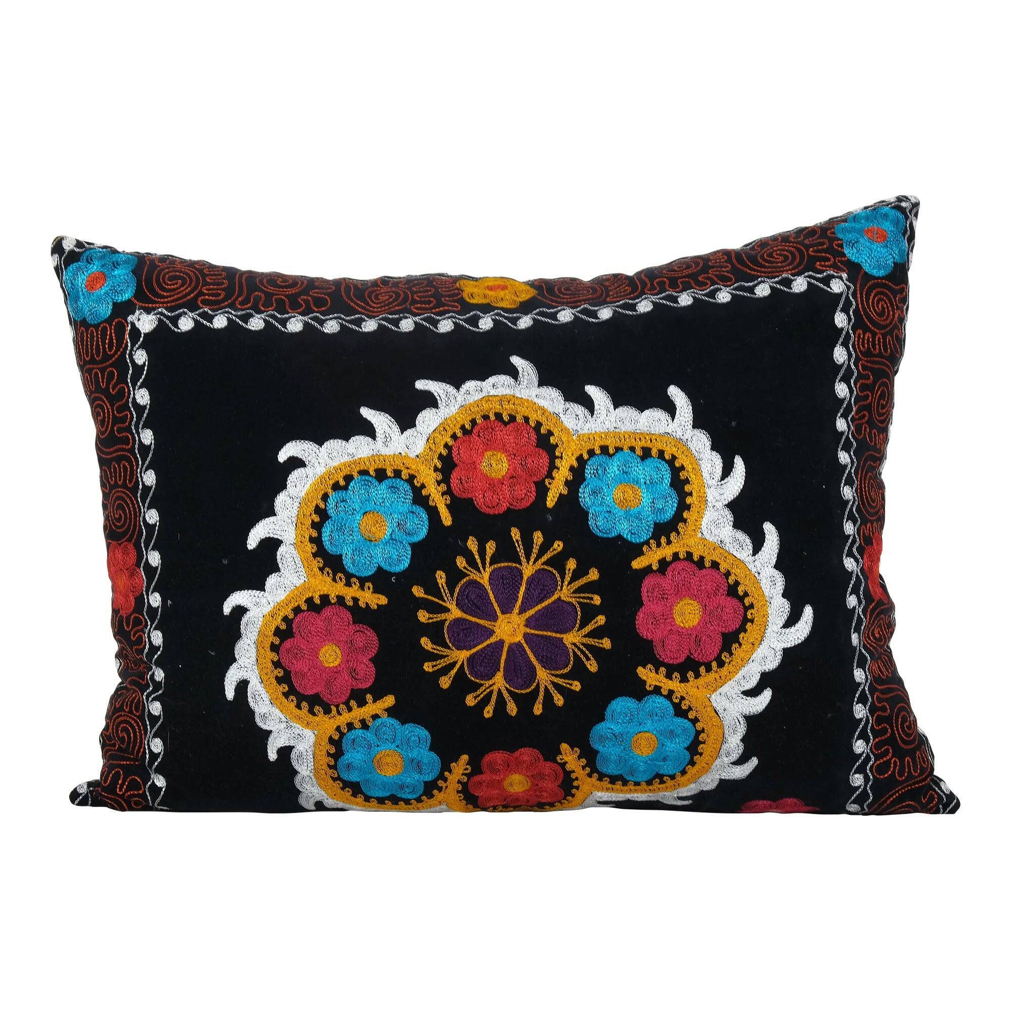 Vintage embroidered cushion cover 46x64 cm