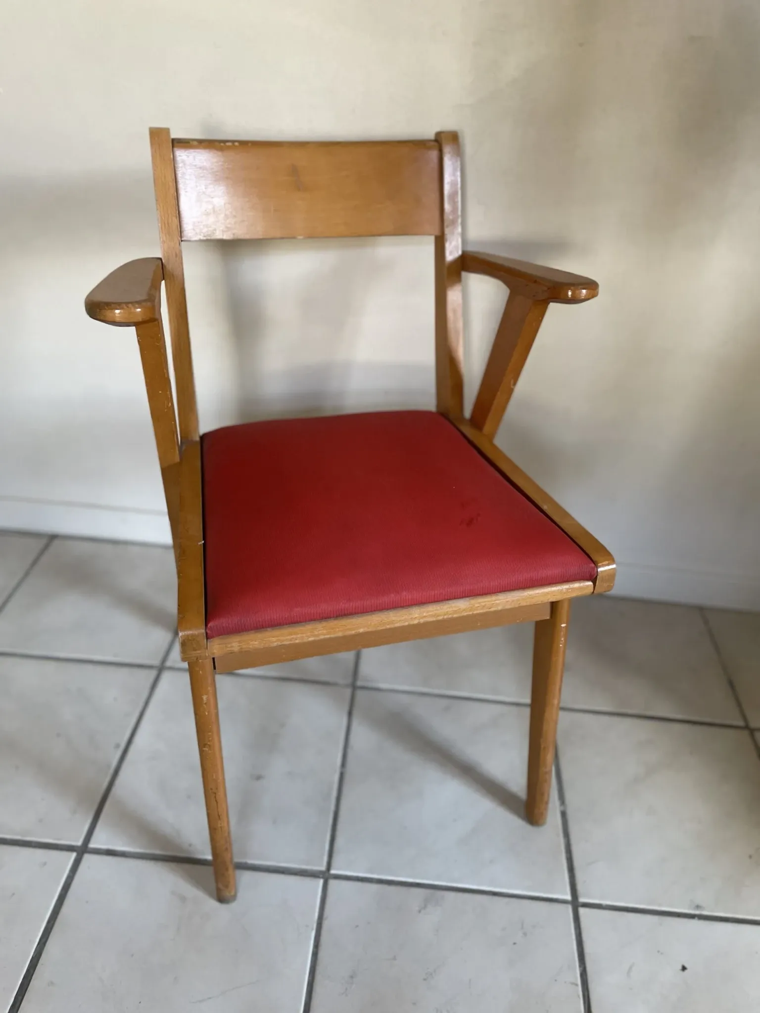 Rockabilly red armchair