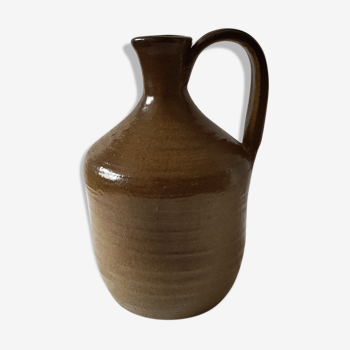 Sandstone pitcher