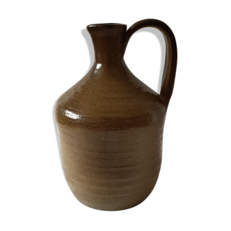 Sandstone pitcher