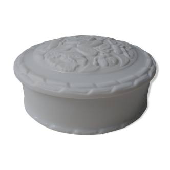 Porcelain box