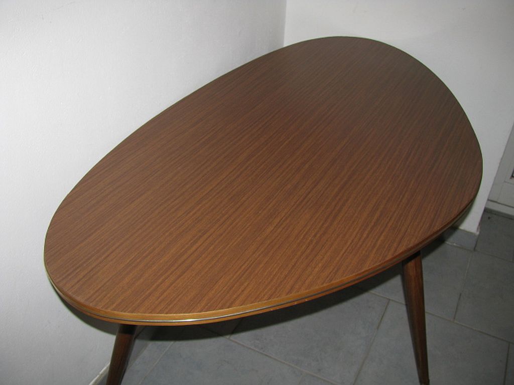 Table triangulaire en forme de rein de 1950/60