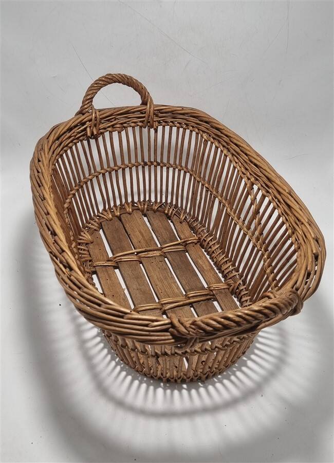 Small wicker baskets