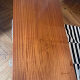 Flat desk compass feet