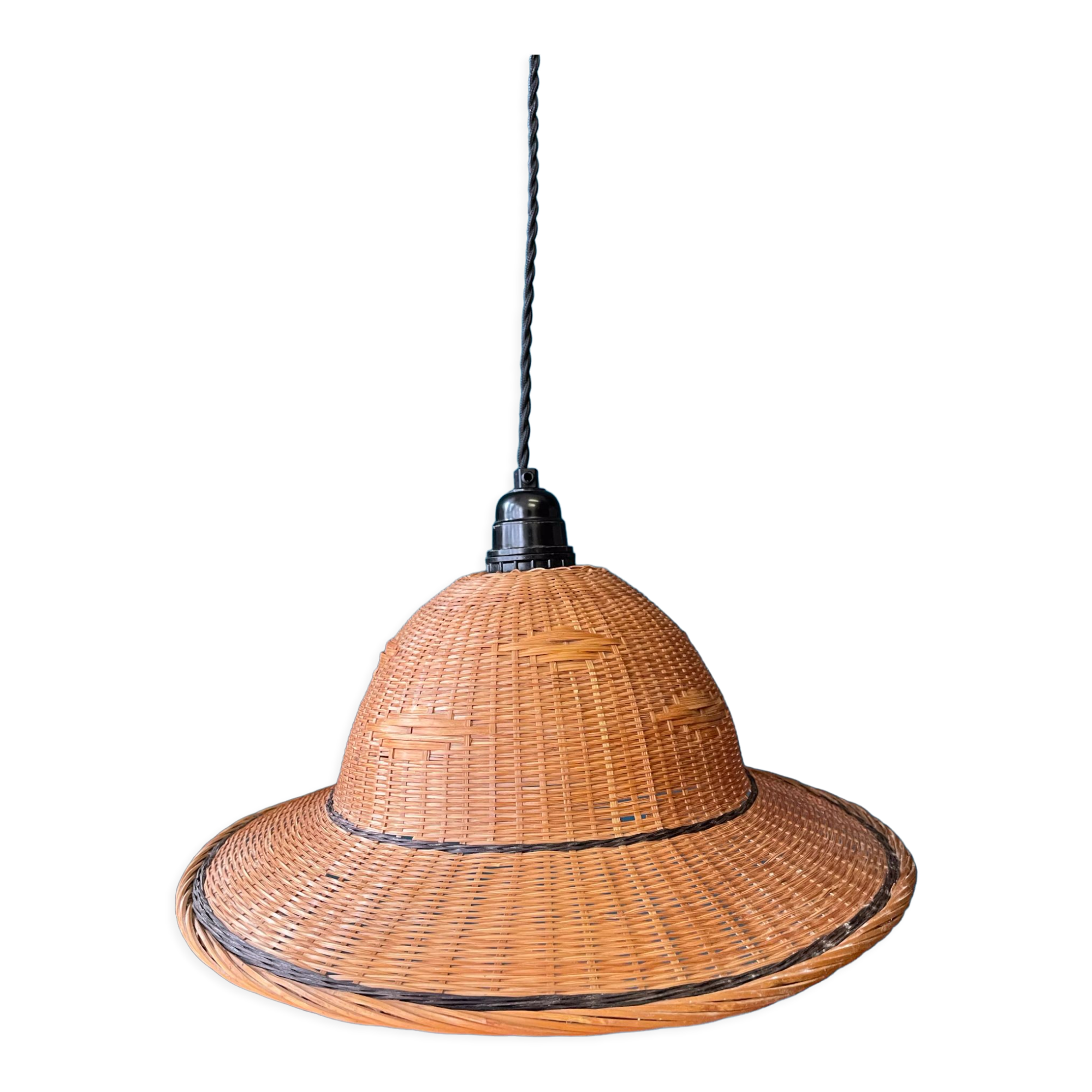 Braided wicker suspension