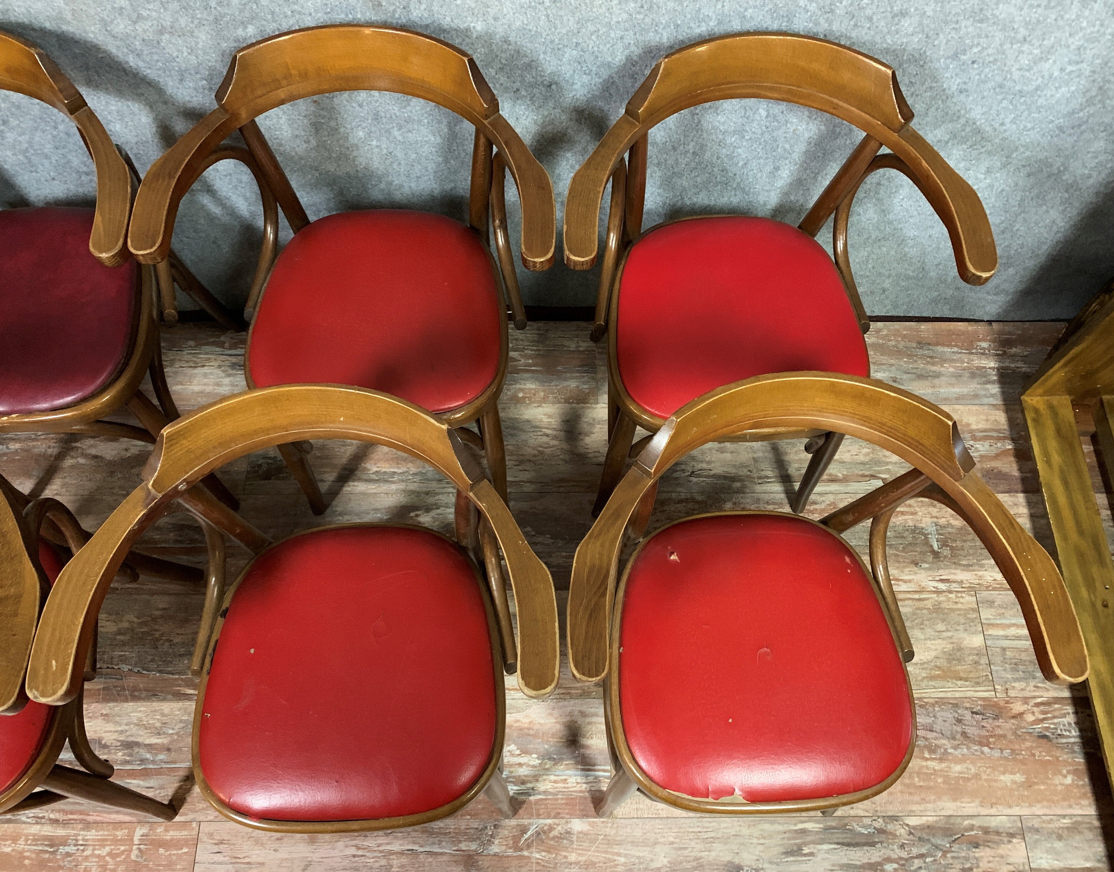 Série de 8 chaises en bois courbé vers 1940