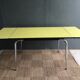 Table formica jaune