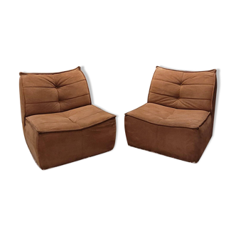 Pair of peach velvet armchairs by Beka 1970