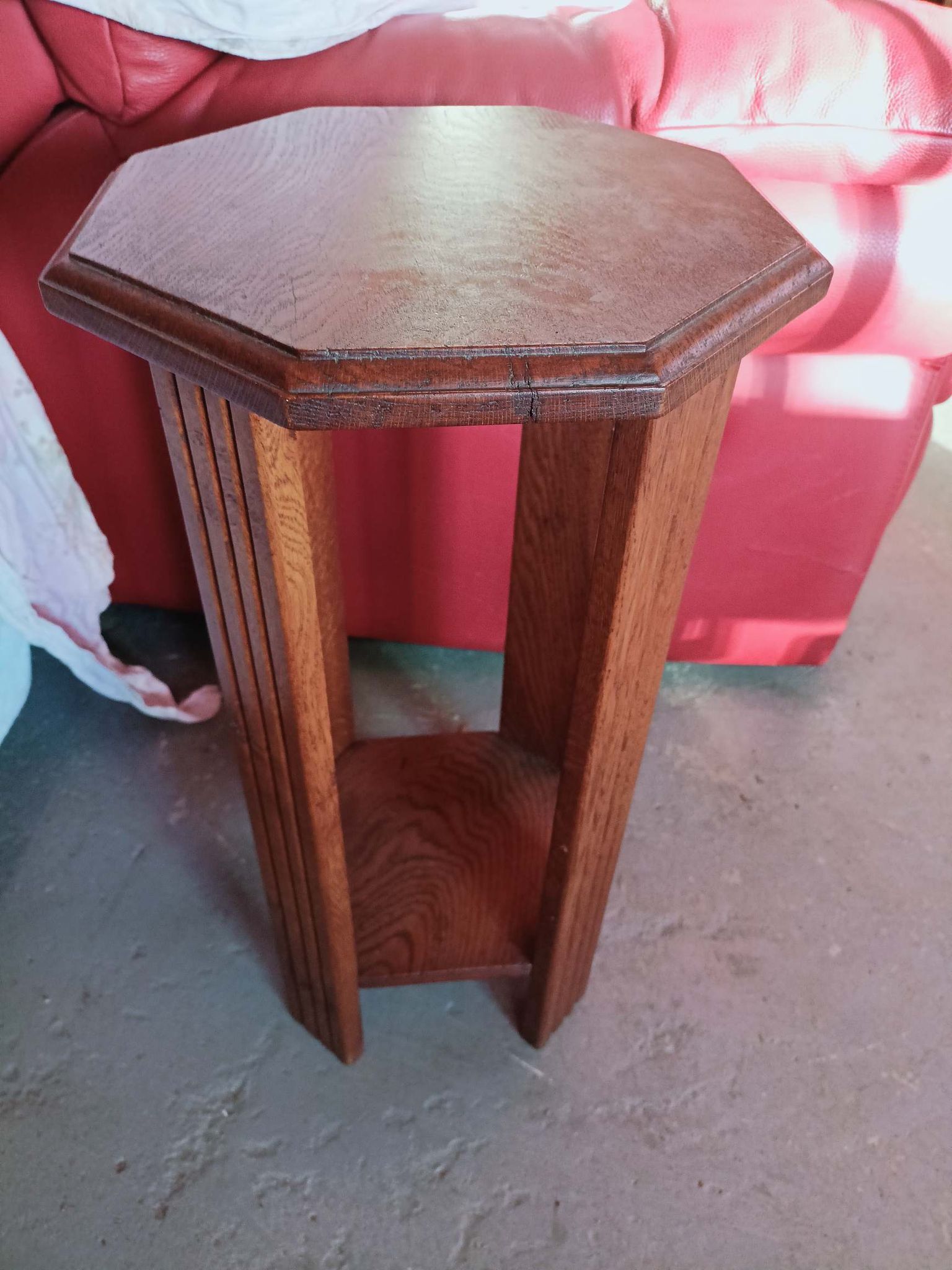 Peestal table / Small octagonal side table