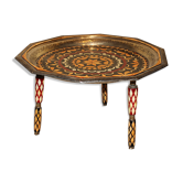Decorative tripod top