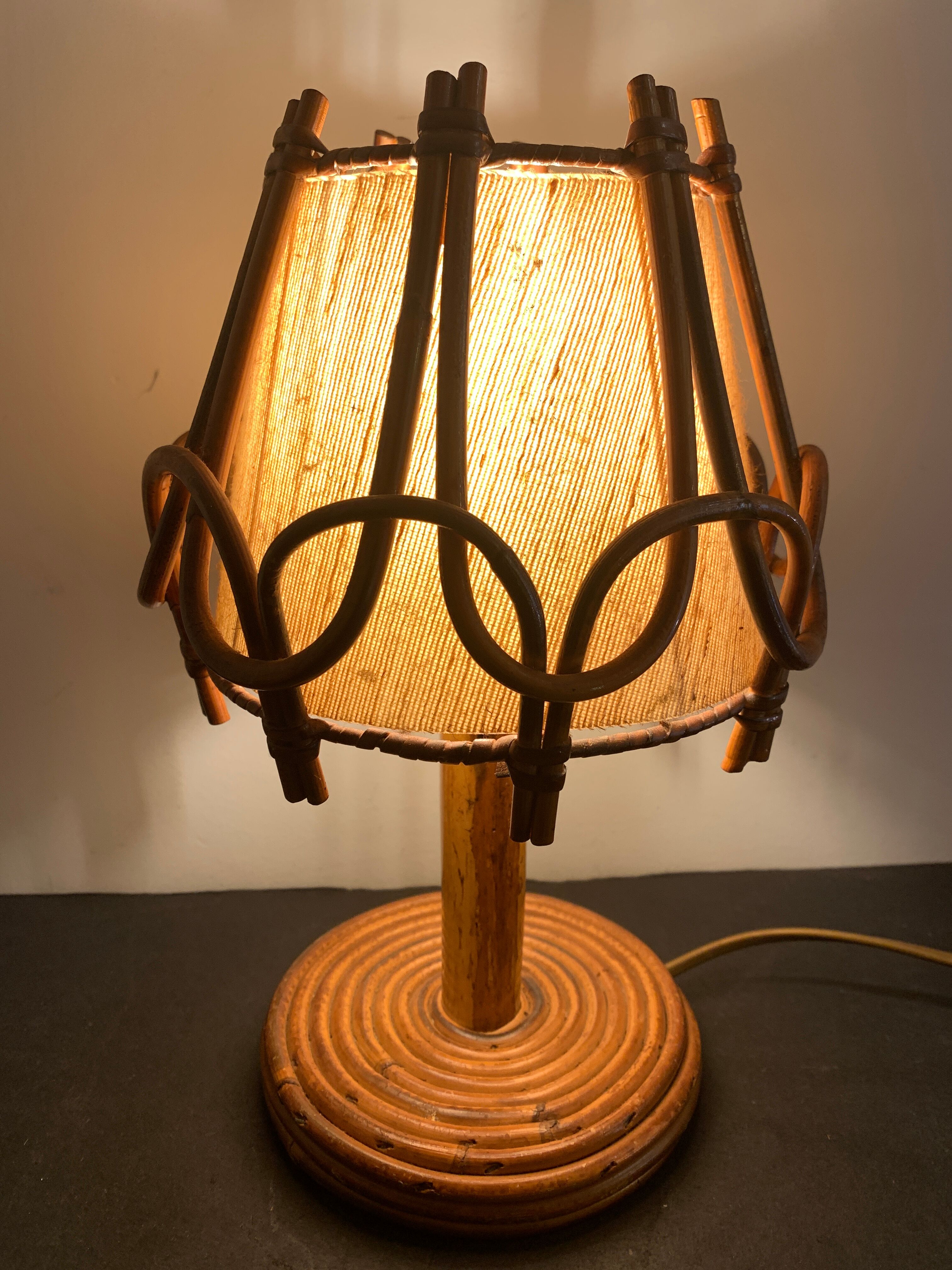Lampe en rotin Louis Sognot 1950