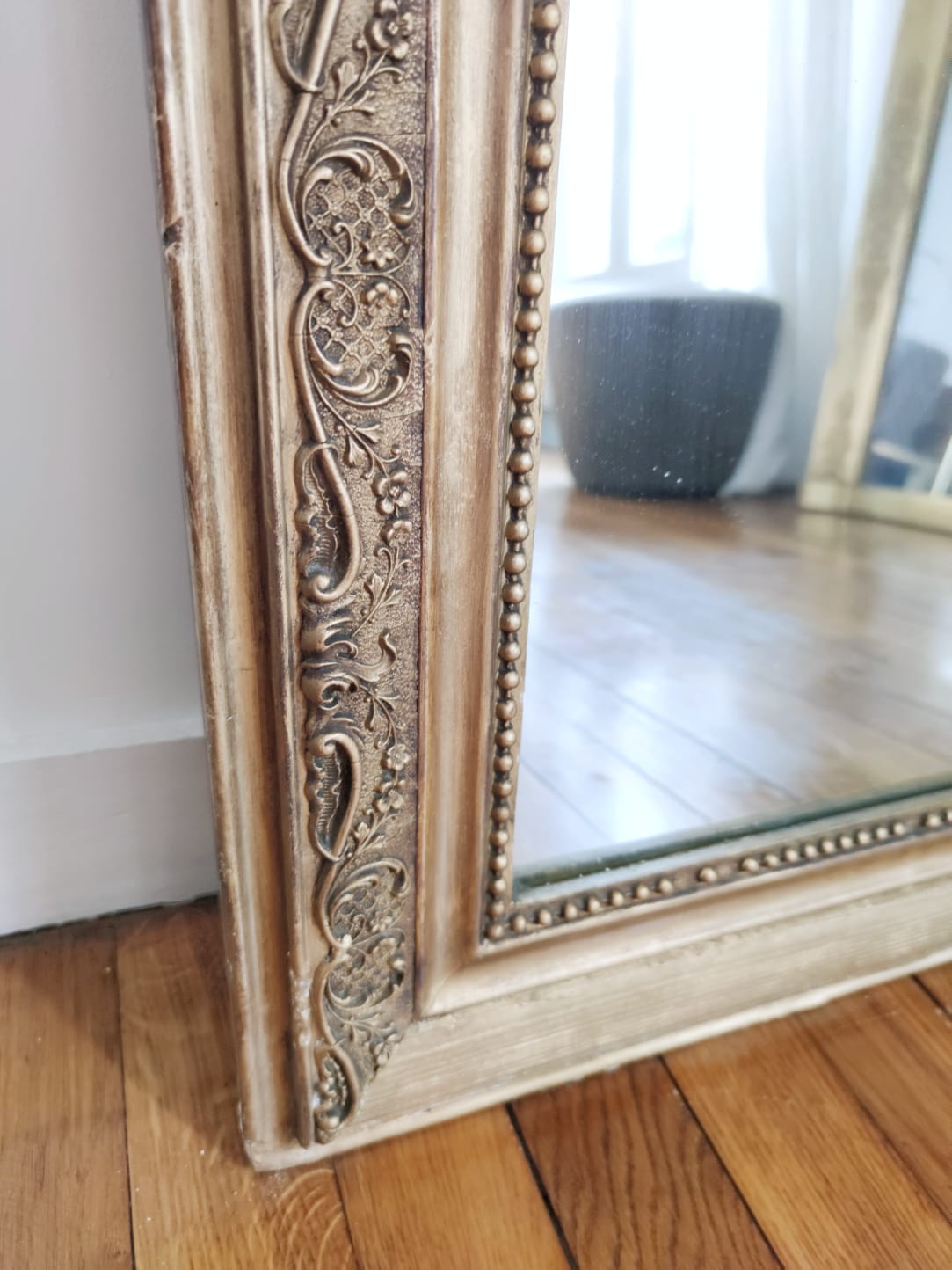 Ancient mirror with golden pediment - 117x76cm