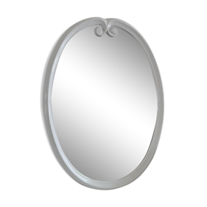 Miroir oval en fer blanc