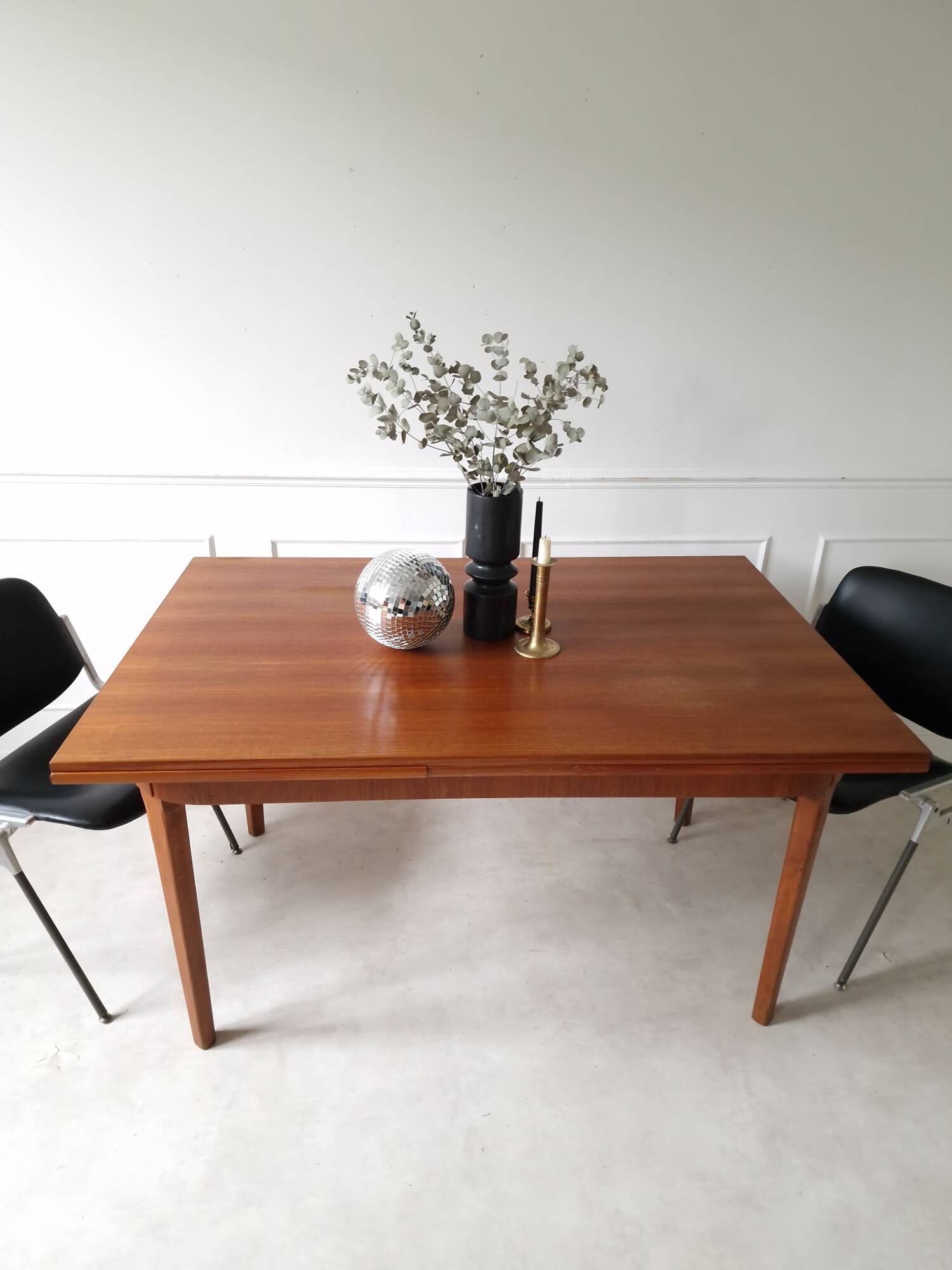 Scandinavian table