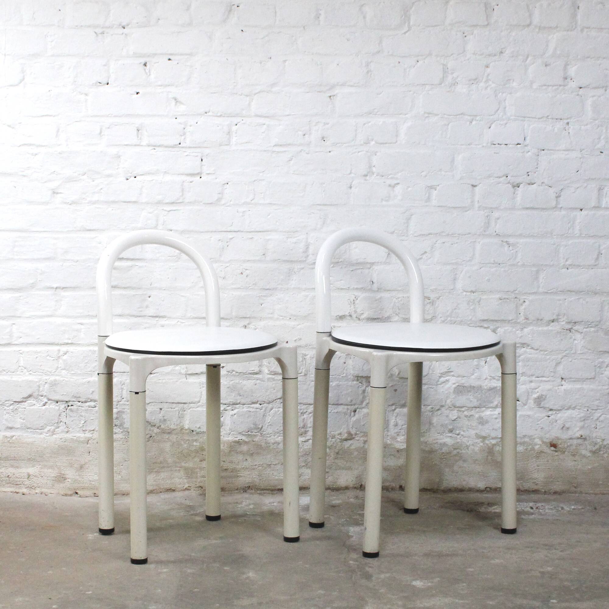 Paire de chaises Kartell par Anna CASTELLI FERRIERI