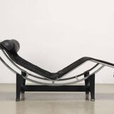 LC4 Le Corbusier Black Foal