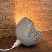 Lampe baladeuse organique en céramique