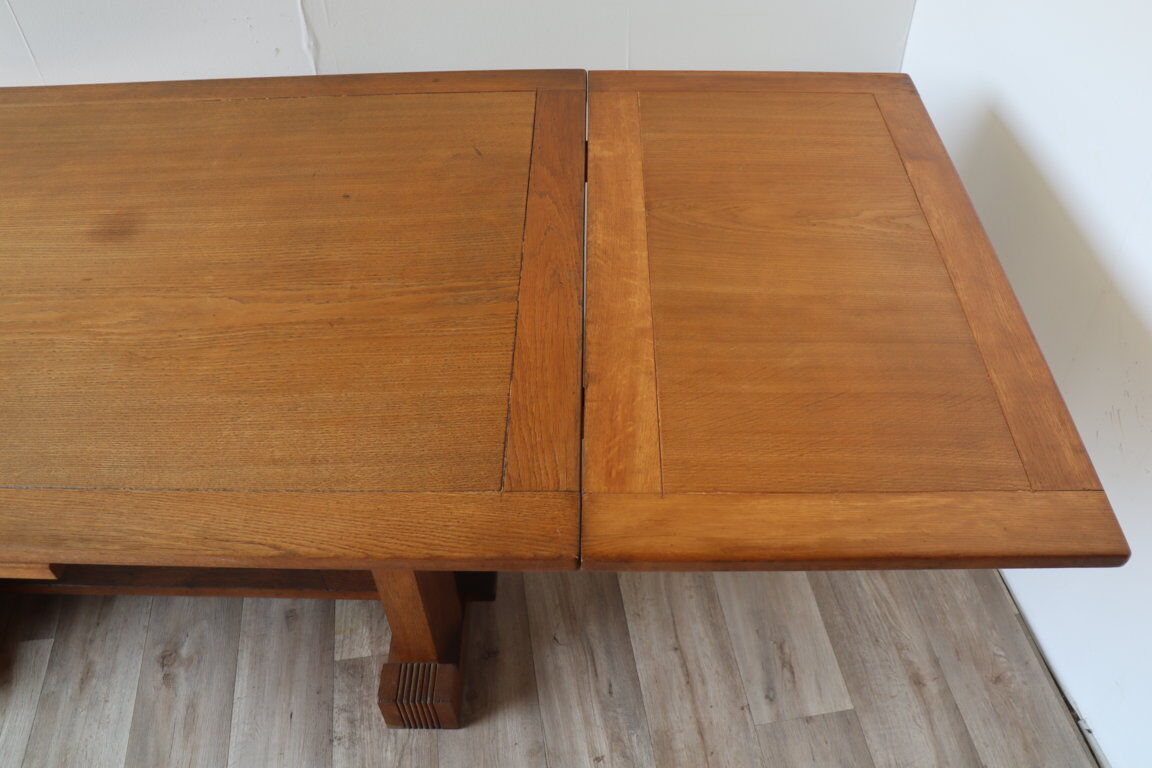 Table de repas moderniste en chêne massif, 1940