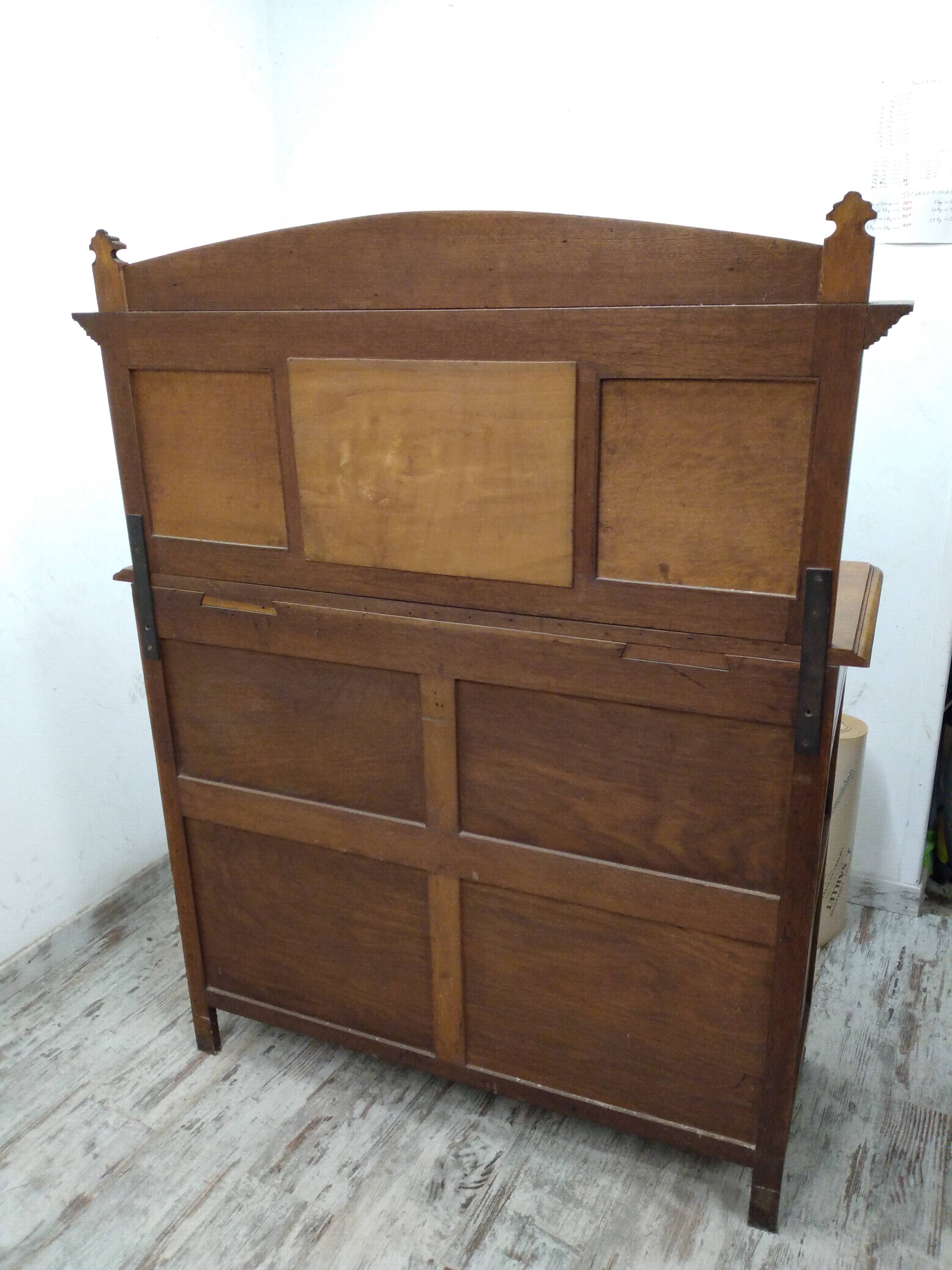 Atypical art deco buffet