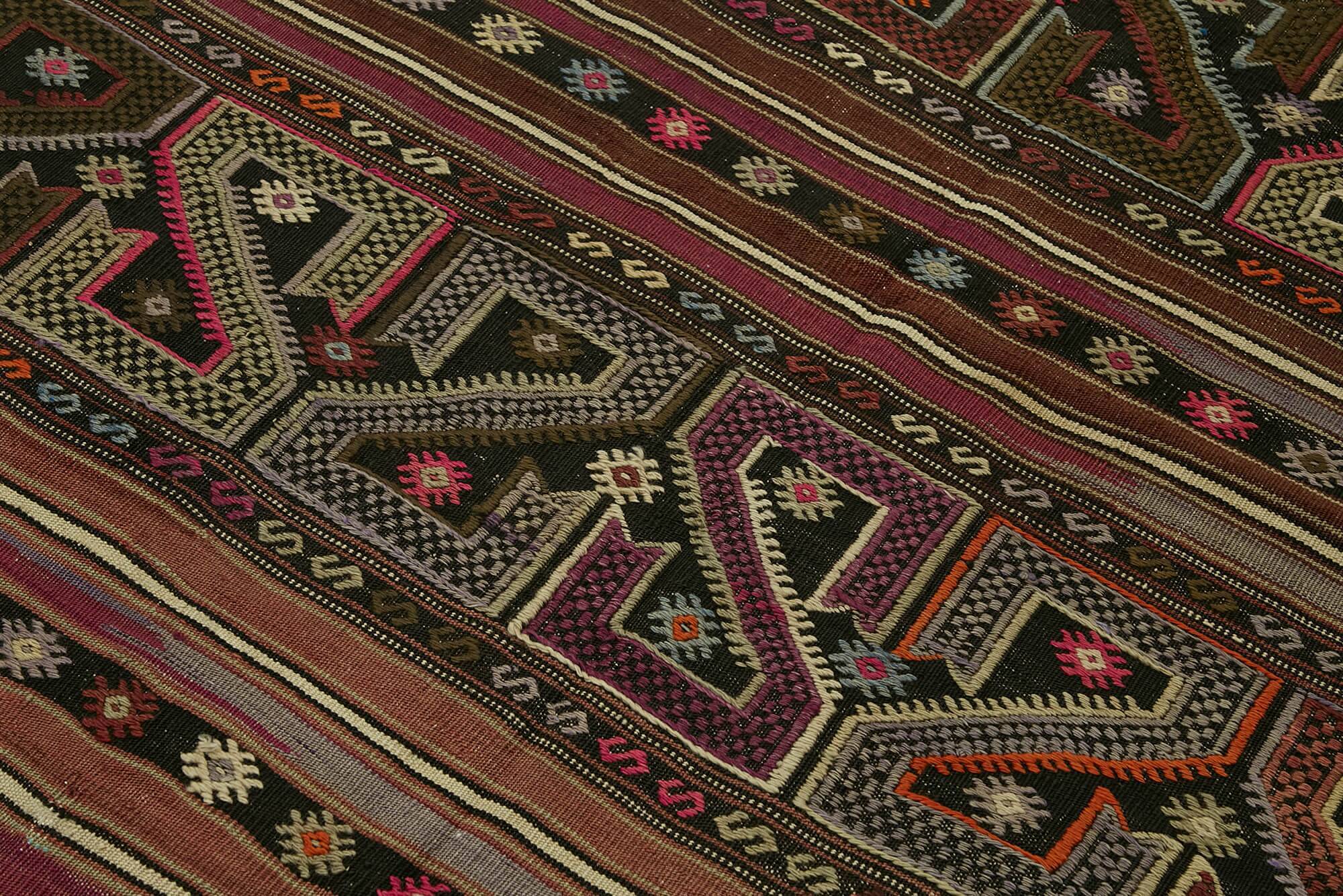 Turkish Handmade Vintage Anatolian Kilim 136 cm x 230 cm