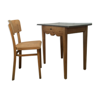 Office in festoons with its sanded wood with Thonet Chair