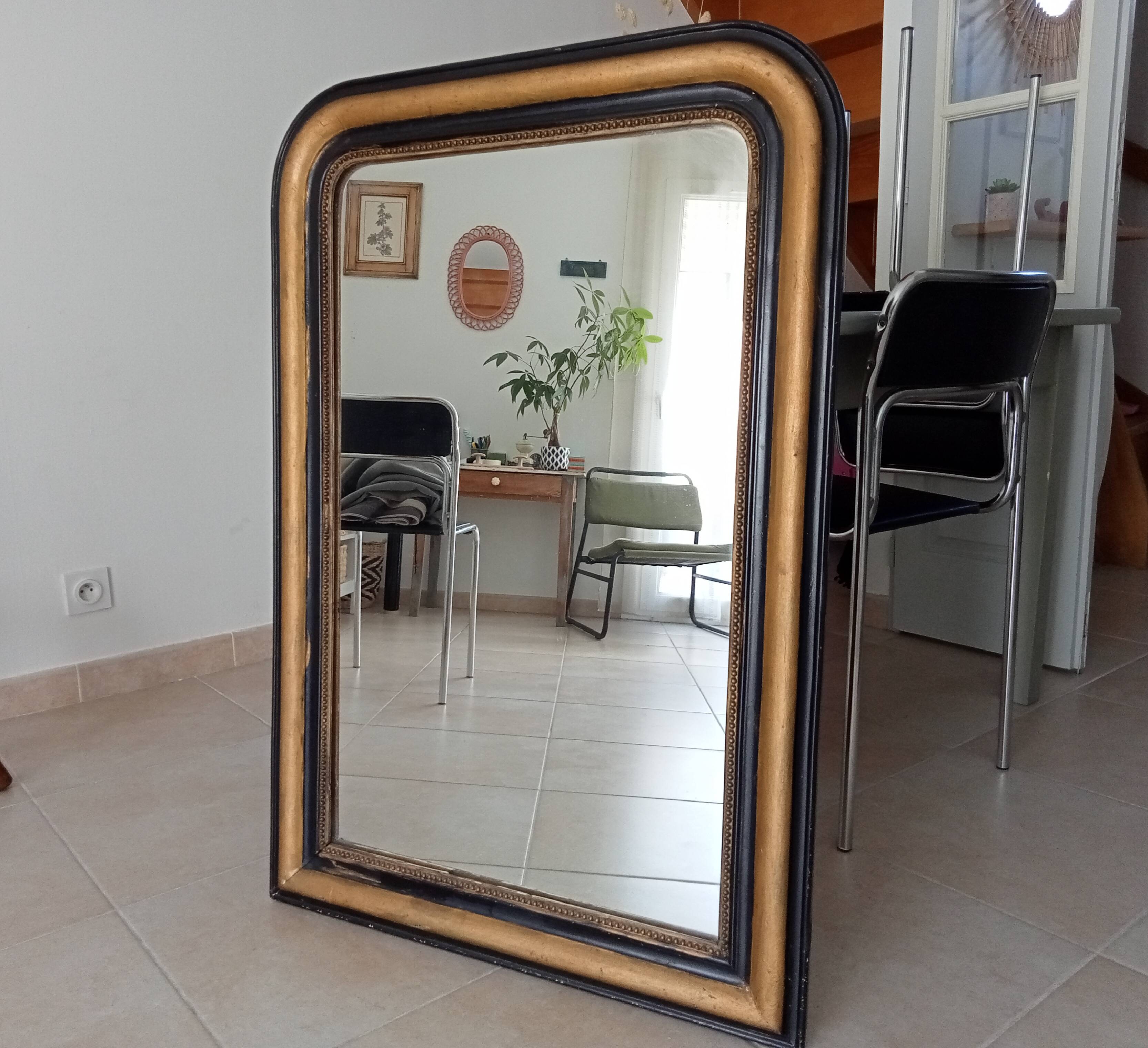 Louis Philippe mirror 105*71cm in wood and stucco 19th century