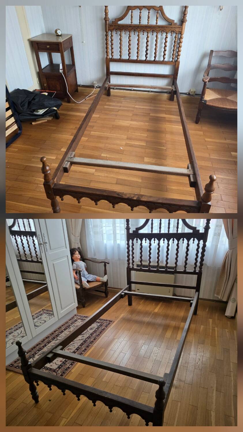 Paire de lits en bois sculpté