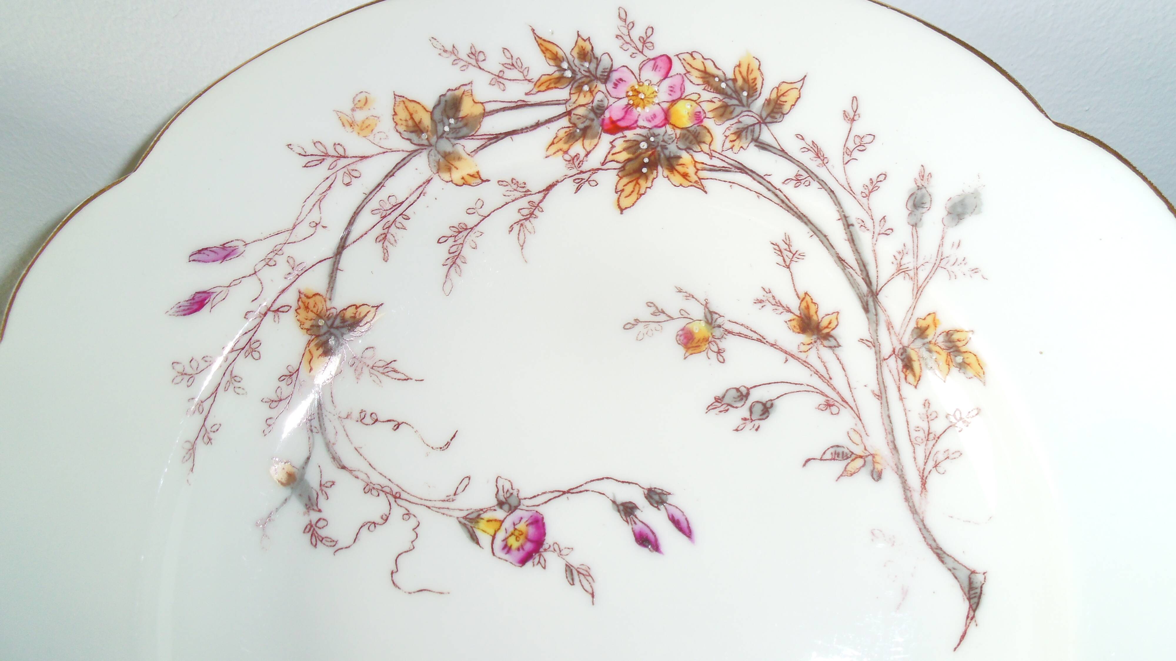 6 assiettes creuses en porcelaine. Art nouveau