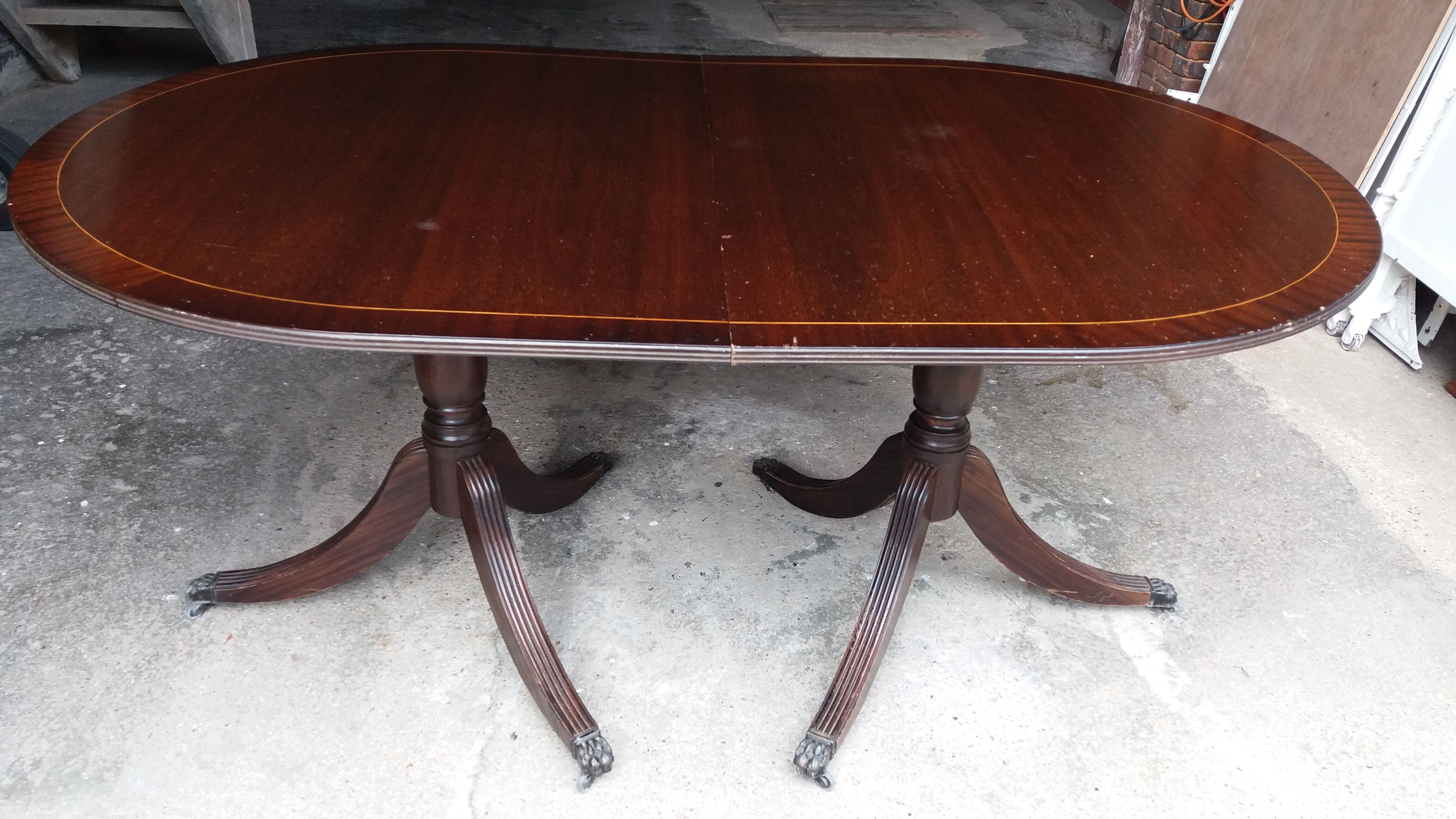 English table with extension