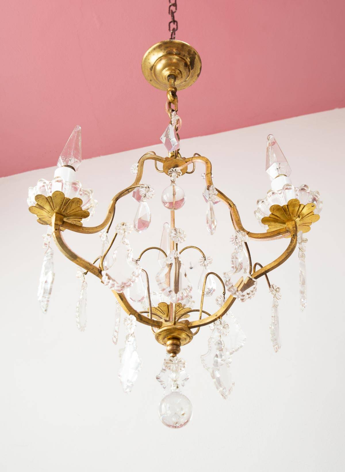Lustre français en laiton doré 3 bras avec pampilles cristal