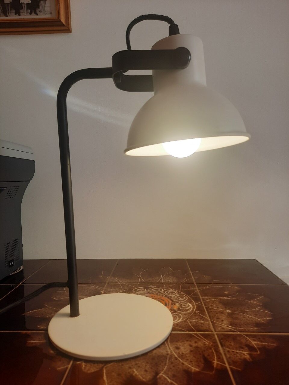 Metal desk lamp