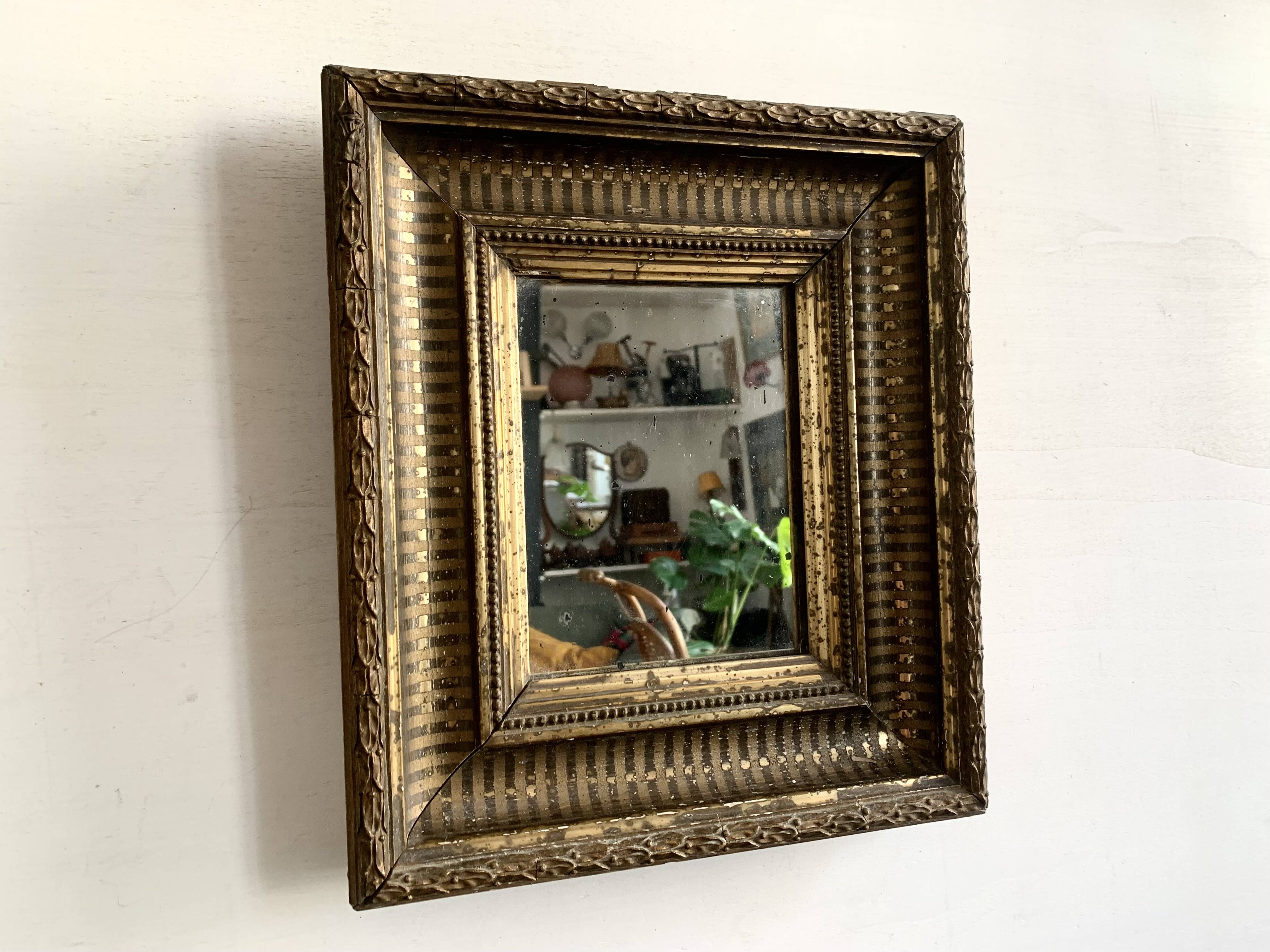 Petit miroir ancien doré à la feuille d’or, fin XIXe siècle