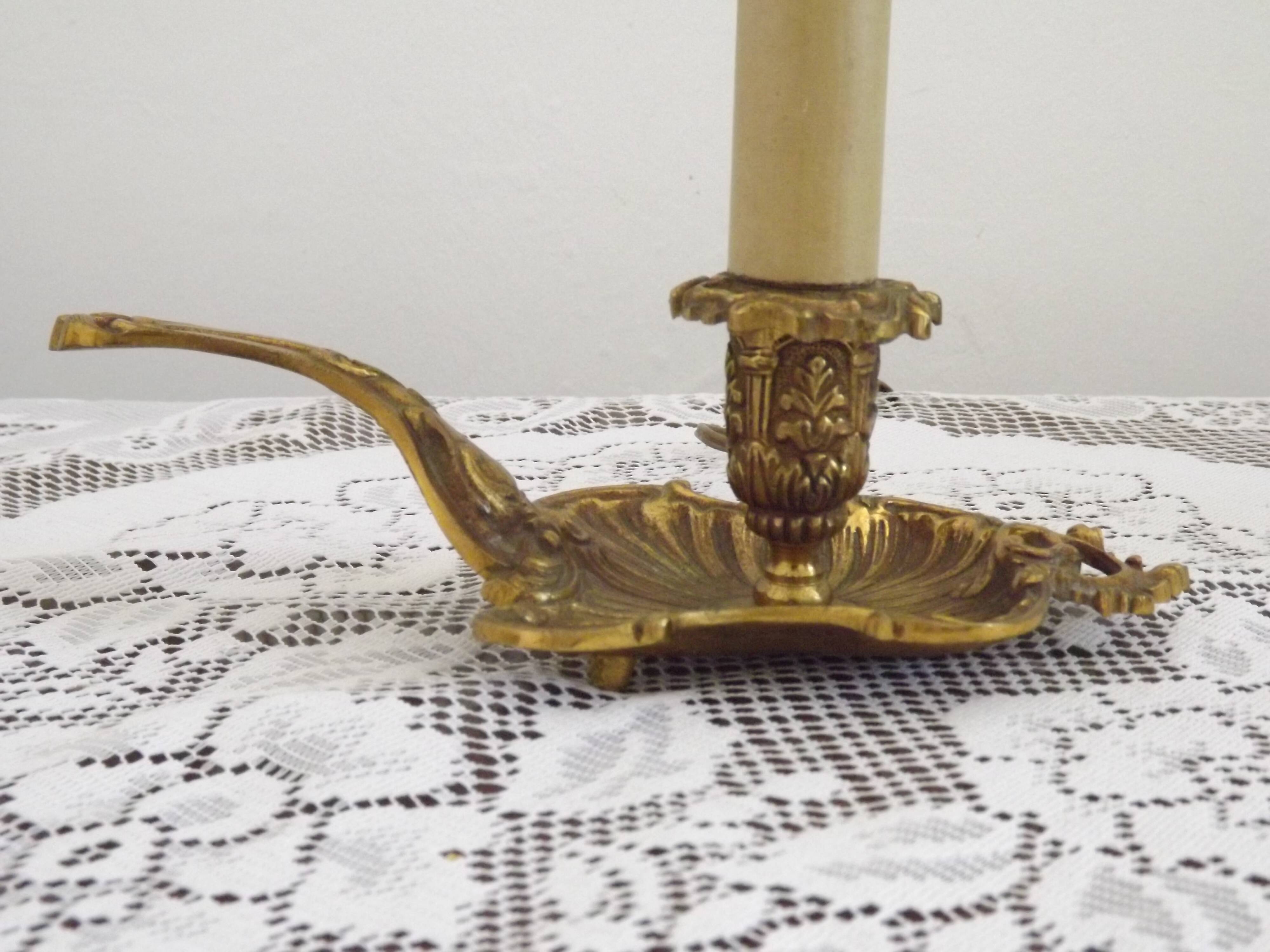 Paire de lampes candélabres vintage en bronze avec abat-jours en tissu plissé, France