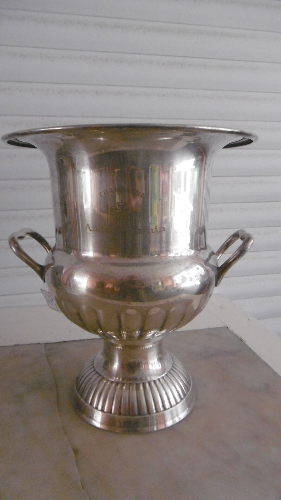 Medicis style champagne bucket in silver metal