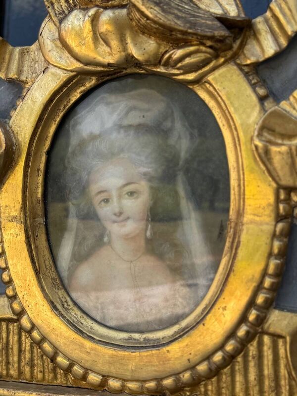 Grand Miroir Aux Colombes Enlacées, Louis XVI, Bois Doré Et Peint, XVIIIème