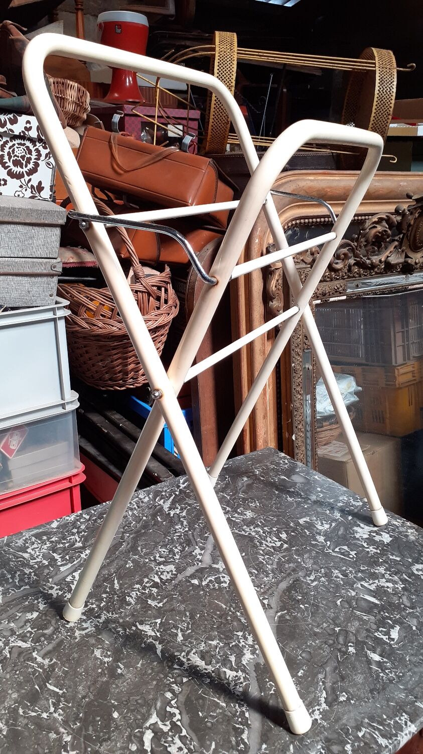 Vintage retro towel rack