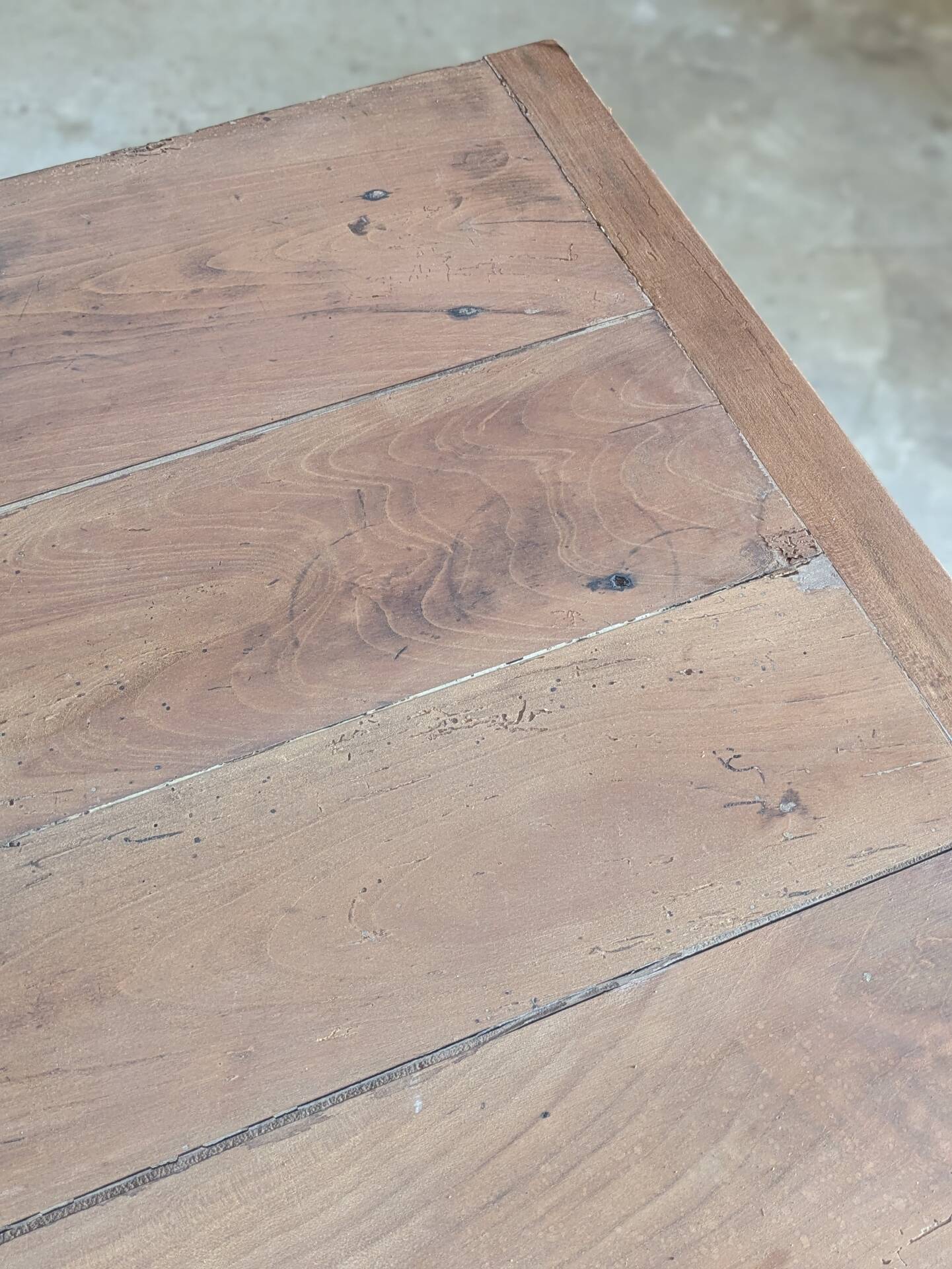 Farm table