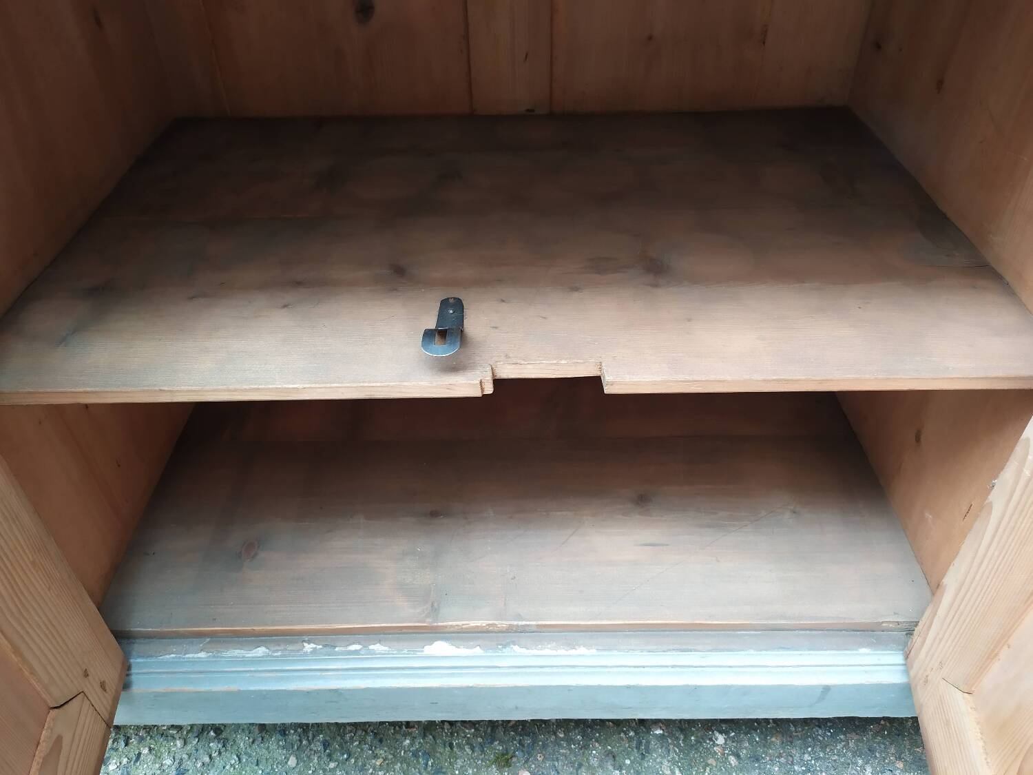 Gray patinated kitchen cabinet