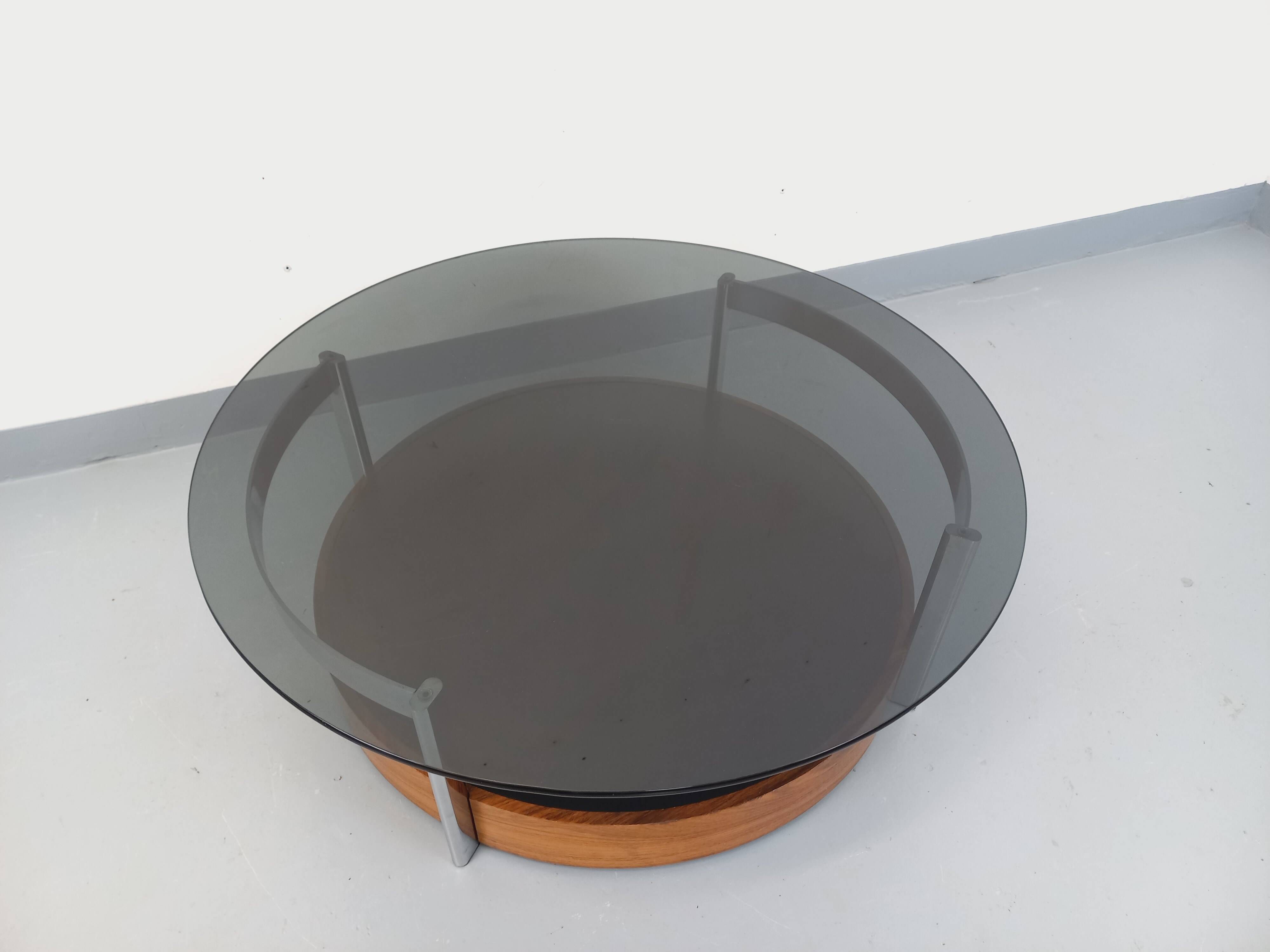 Vintage Italian round coffee table in rosewood, chrome metal, glass.